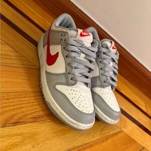 Nike Dunks. 6.5